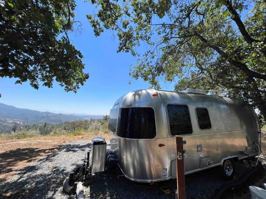 Modern Airstream With Amazing View - 10 To 15 Minutes From Kings Canyon National Park Dunlap Buitenkant foto